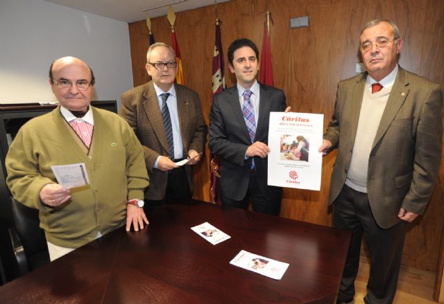 El Colegio de Ingenieros Técnicos Industriales de la Región de Murcia recoge alimentos y ayuda económica para las familias más necesitadas - 1, Foto 1