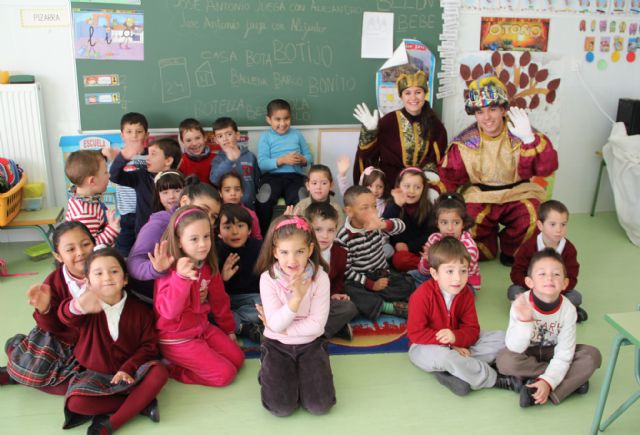 El Cartero Real llegó hasta los centros educativos de la localidad - 1, Foto 1