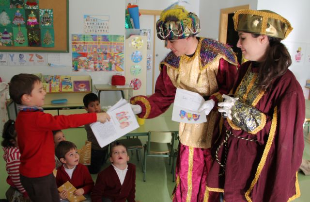 El Cartero Real llegó hasta los centros educativos de la localidad - 3, Foto 3