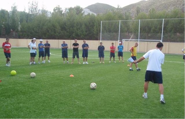 Abierto el plazo de inscripción para el Curso de Monitor de Fútbol que se celebrará en Lorca el próximo mes de febrero - 1, Foto 1