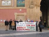 Herguedas participa en la concentracin ante el Obispado contra la urbanizacin de la ladera de La Fuensanta