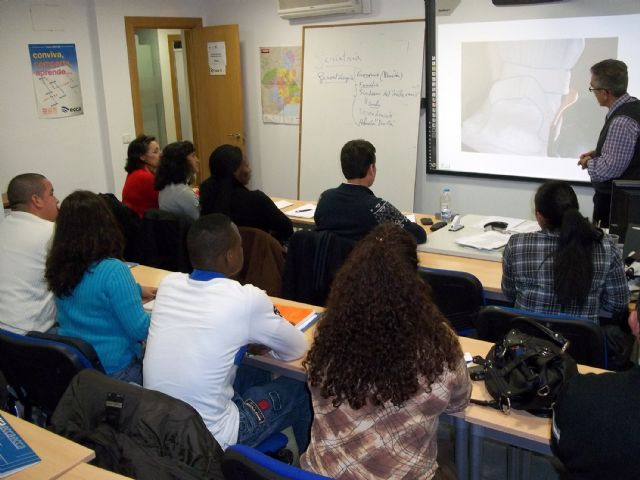 Radio ECCA Fundación imparte a desempleados un curso gratuito en asistencia geriátrica - 1, Foto 1