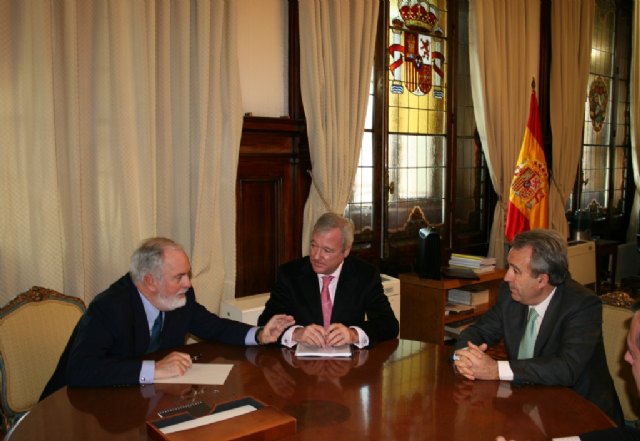 Valcárcel destaca la necesidad de acabar con el reparto injusto y desequilibrado del agua con un Pacto Nacional - 1, Foto 1