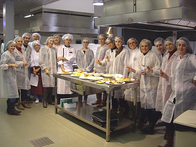 El Centro de Cualificación Turística celebra un curso de cocina saludable con microondas - 1, Foto 1