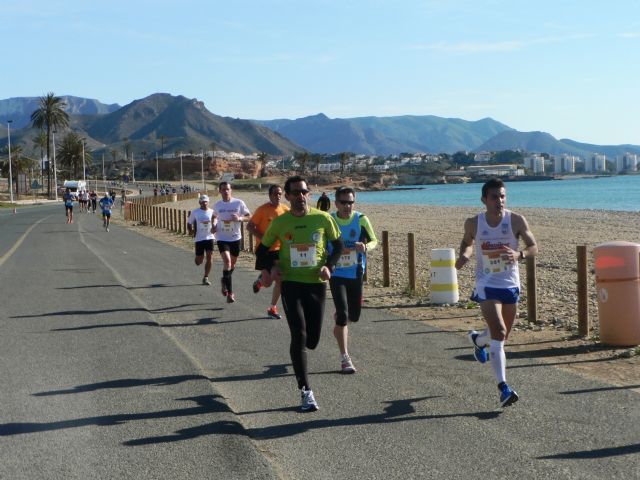 Los atletas vencen al fro en una exitosa I Media Maraton, Foto 1