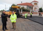 El Ayuntamiento renueva el pavimento en más de 14.000 metros cuadrados de calles del centro urbano y del casco antiguo del municipio