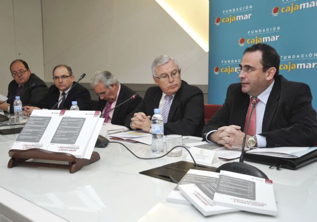 Presentan en la Universidad de Murcia la primera revista especializada en las microfinanzas - 1, Foto 1