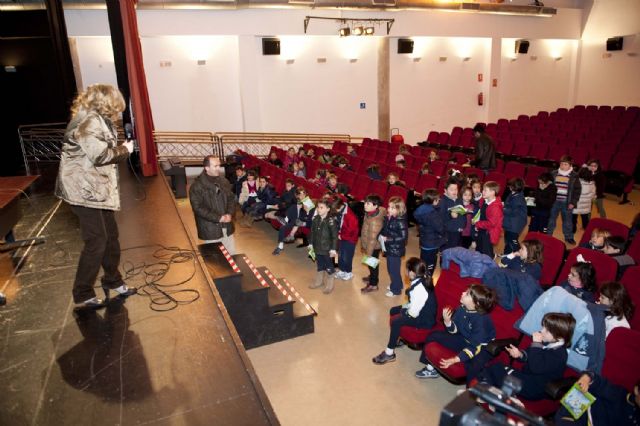 Las preguntas de los escolares sorprenden a la escritora Norma Sturniolo - 2, Foto 2