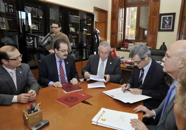 La Universidad de Murcia y el TSJ firman un acuerdo para potenciar las prácticas de los alumnos en órganos judiciales - 4, Foto 4