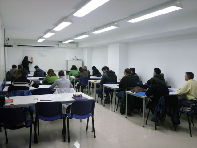 Los alumnos del programa Conecta se preparan para acceder al grado medio - 1, Foto 1