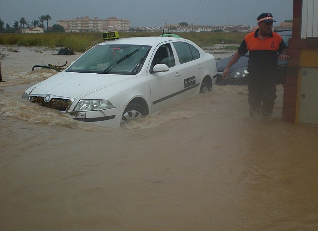 El Servicio de Emergencias municipal atendió cerca de 10.000 llamadas en 2011 - 3, Foto 3