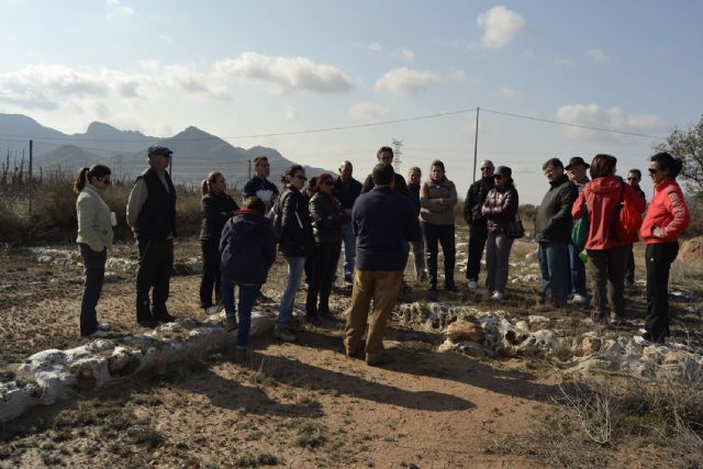 El Ciclo Cata la Historia de Jumilla se asoma a la Prehistoria visitando las Pinturas Rupestres del Barranco del Buen Aire, la Peñarrubia para terminar en Bodegas Juan Gil - 2, Foto 2