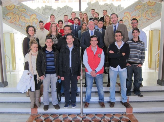 Miembros de Nuevas Generaciones de la Región de Murcia visitan la Asamblea Regional - 1, Foto 1