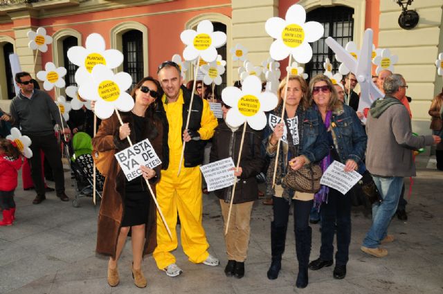 Tercera concentración de los empleados del Ayuntamiento de Murcia bajo el lema ´Plántate ante los recortes´ - 2, Foto 2