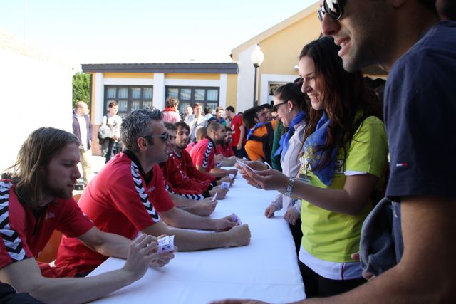 Los jugadores del UCAM Murcia inauguran la tienda oficial del club en el Campus de la Universidad - 2, Foto 2