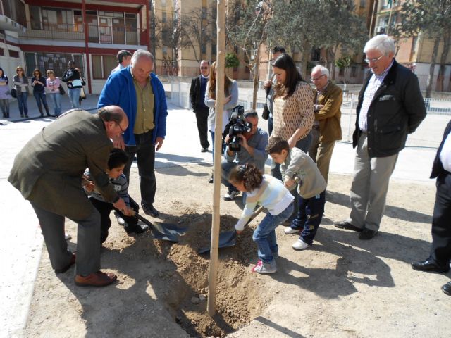 El colegio Nuestra Señora de La Paz celebra el Día del Árbol - 1, Foto 1