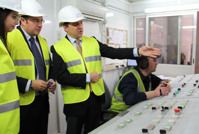 El Alcalde y miembros del Equipo de Gobierno visitan las instalaciones de la Factoría  multinacional de metalurgia Noksel - 2, Foto 2