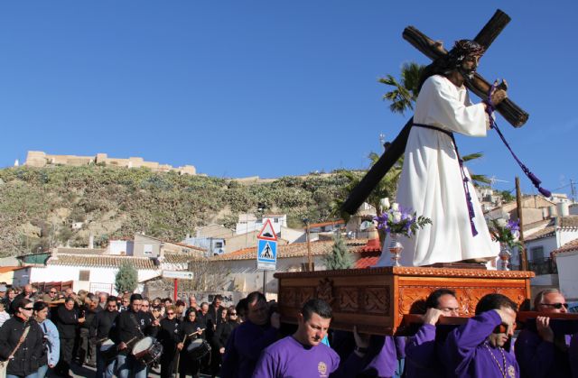 Puerto Lumbreras celebra el Vía Crucis por el casco antiguo y hasta el entorno del Castillo de Nogalte recientemente rehabilitado - 1, Foto 1