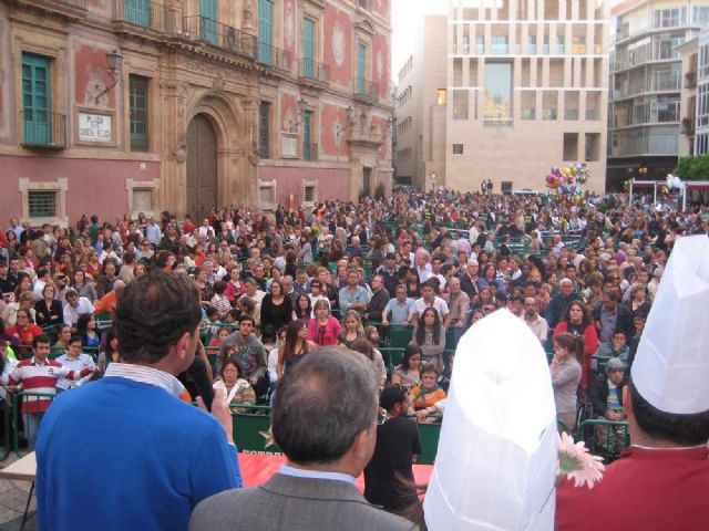 El IV Día del Pastel de Carne vuelve a convertirse en el acto más multitudinario tras el Bando de la Huerta - 1, Foto 1