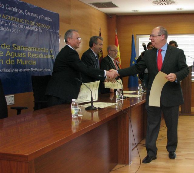 El presidente de la CHS asiste a la entrega de diplomas del Plan de Saneamiento y Depuración del Segura - 1, Foto 1