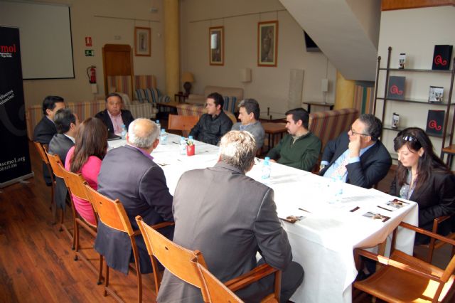 ASEMOL presenta a los alcaldes de la Vega Media una cooperativa de jóvenes que comercializan productos conserveros de la zona - 4, Foto 4