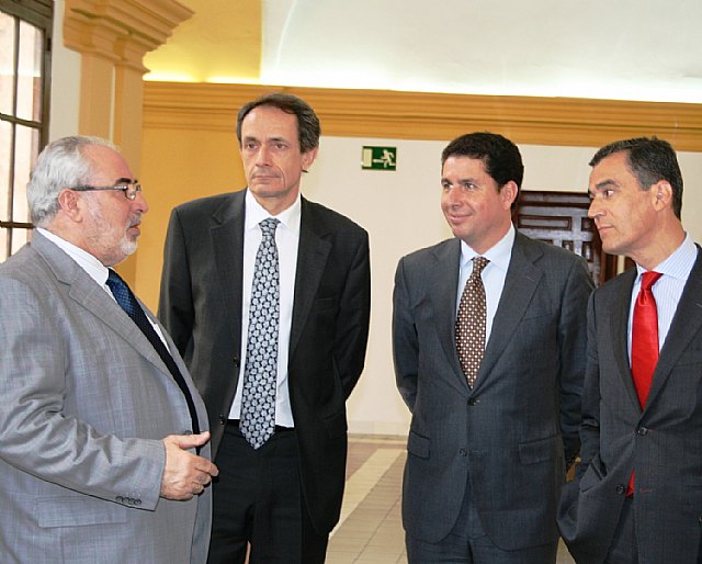 Alumnos de la UCAM podrán beneficiarse de la tecnología inalámbrica desarrollada por la Entidad Pública del Transporte - 2, Foto 2