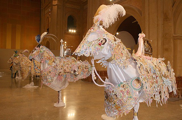 Los enjaezamientos de los Caballos del Vino se exponen en la Compañía hasta finales de mes - 2, Foto 2