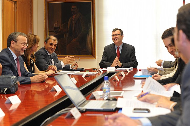 La Comunidad y los agentes de economía social apuestan por el reemprendimiento para el fomento del empleo en la Región - 2, Foto 2