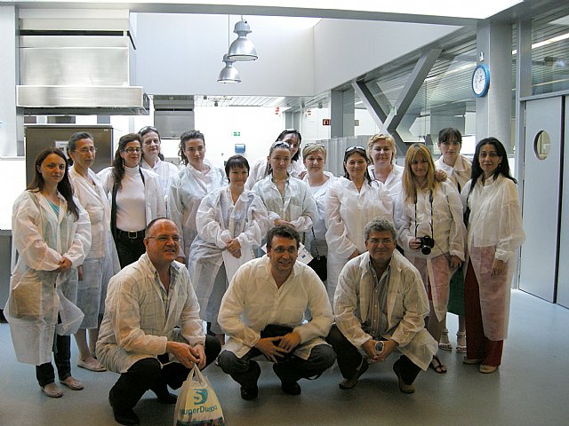 Alumnos de cocina rumanos visitan el Centro de Cualificación Turística para conocer su modelo formativo - 1, Foto 1