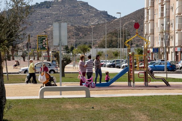 Los vecinos de la Urba y Nueva Cartagena estrenan zona de ocio sobre la rambla - 3, Foto 3