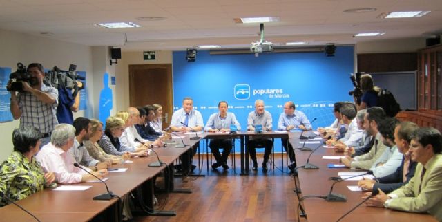 Valcárcel distribuye las competencias en el comité ejecutivo del PP - 1, Foto 1