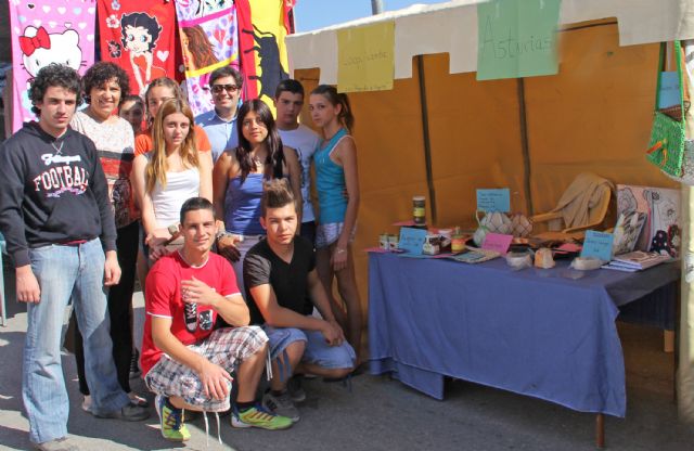 Alumnos del IES Rambla de Nogalte crean una empresa con la que participan en el Mercado Semanal del municipio a través del Proyecto EJE - 1, Foto 1