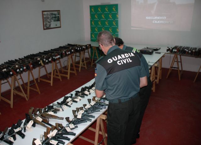 La Guardia Civil de Murcia celebra la exposición - subasta de armas correspondiente al año 2012 - 2, Foto 2