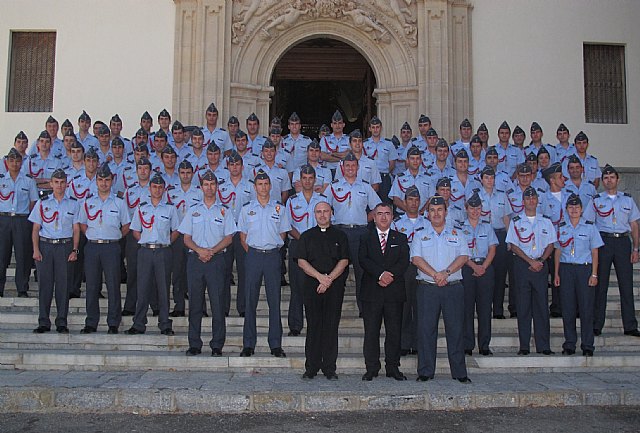 Campos elogia la alta preparación de los alumnos de la Academia General del Aire como garantes de los principios y valores constitucionales - 1, Foto 1