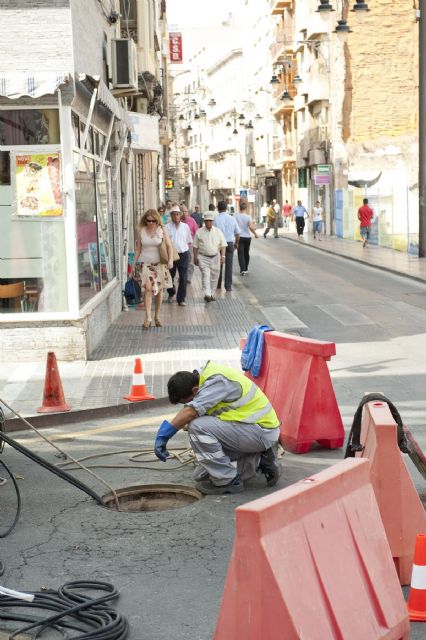 Los trabajos de limpieza del colector de la calle Gisbert finalizan dos días antes de lo previsto - 3, Foto 3