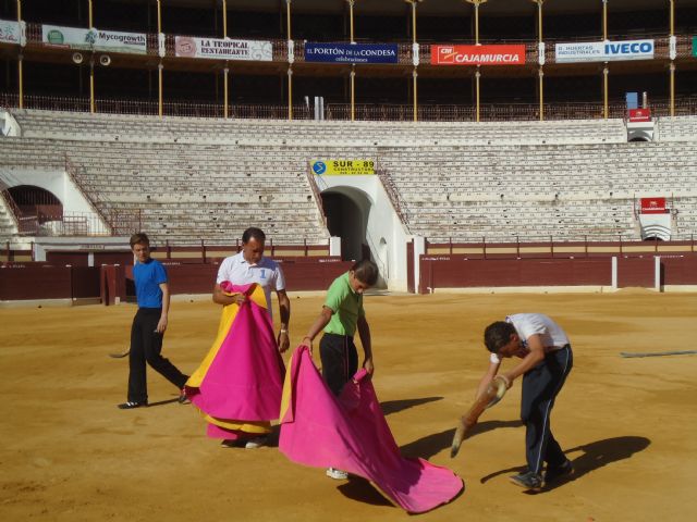 Pepín Liria imparte su primera clase a los alumnos de la Escuela de Tauromaquia de la Región Murcia - 2, Foto 2