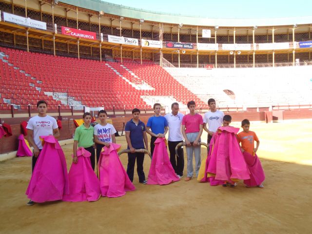 Pepín Liria imparte su primera clase a los alumnos de la Escuela de Tauromaquia de la Región Murcia - 5, Foto 5