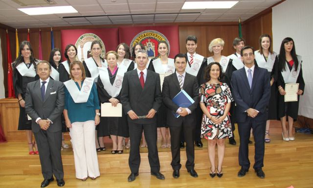 Acto de Imposición de Becas y Entrega de Diplomas a los alumnos de la IV Promoción del Máster Oficial en Protocolo y Consultoría de Imagen de la UCAM - 1, Foto 1