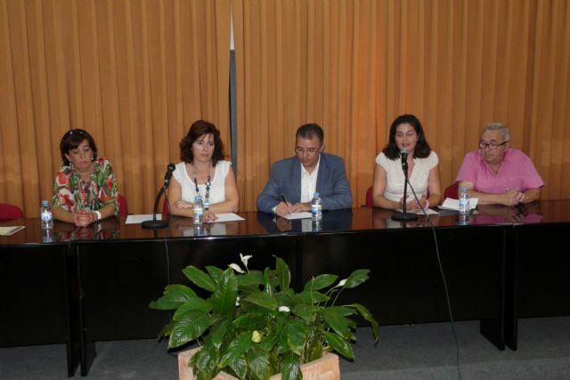 Entrega de diplomas a los 15 alumnos del curso de zapatería del Programa de Prevención e Inserción Social de Molina de Segura - 4, Foto 4