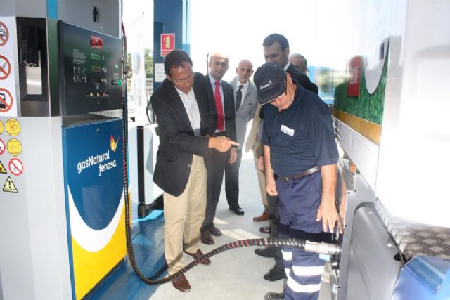 La apertura de la primera estación pública de gas natural comprimido refuerza el objetivo del Ayuntamiento para impulsar una movilidad más eficiente y menos contaminante - 1, Foto 1