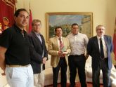 El Alcalde de Lorca recibe el Ecónomo de Bronce, distinción del Colegio de Economistas de la Región
