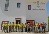 Minuto de silencio en los Centros de Defensa Forestal de la Regin por los dos fallecidos en el ince ndio de Torremanzanas (Alicante)