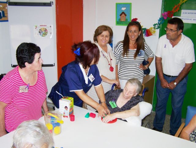 La Asociación Alzheimer muestra la labor que desarrolla en Águilas - 1, Foto 1