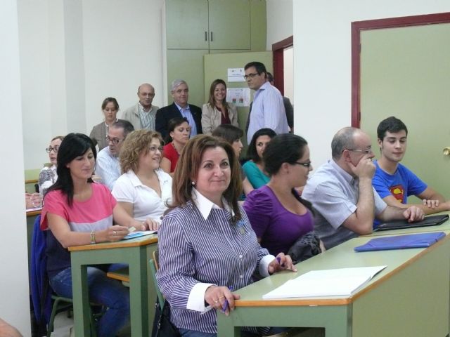 El Alcalde inaugura el curso de la Escuela Oficial de Idiomas de Jumilla - 1, Foto 1