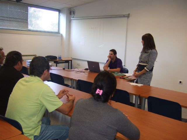 Una decena de personas participan en el curso plaguicidas de uso ganadero - 1, Foto 1