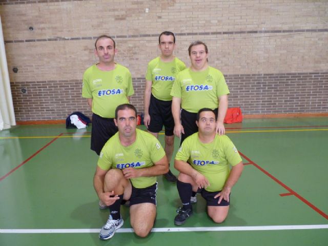 Diez usuarios del Centro Ocupacional José Moyá Trilla representaron a Totana en el Campeonato Regional de Naloncesto de Juegos Especiales, Foto 3
