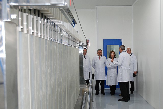 Palacios valora la ampliación del laboratorio de Ferrer Internacional, que invierte casi 4 millones de euros al año en su planta murciana - 1, Foto 1