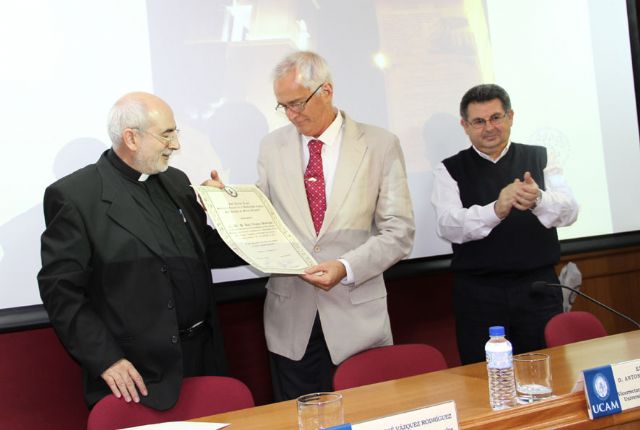 El director de Relaciones Internacionales del Colegio Universitario San Gerónimo, de la Habana (Cuba), en la Universidad Católica San Antonio de Murcia - 1, Foto 1