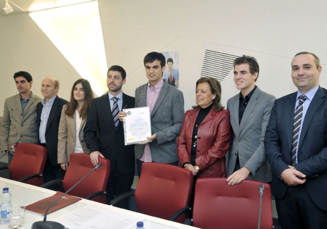 La Asociación de Alumnos de Letras gana el concurso para la creación de junior empresas - 1, Foto 1