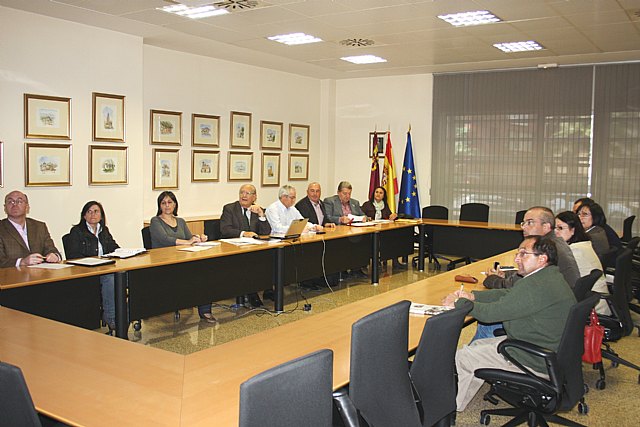 Agricultura analiza junto con representantes del sector vitivinícola regional las medidas de apoyo prioritarias para el próximo periodo - 1, Foto 1